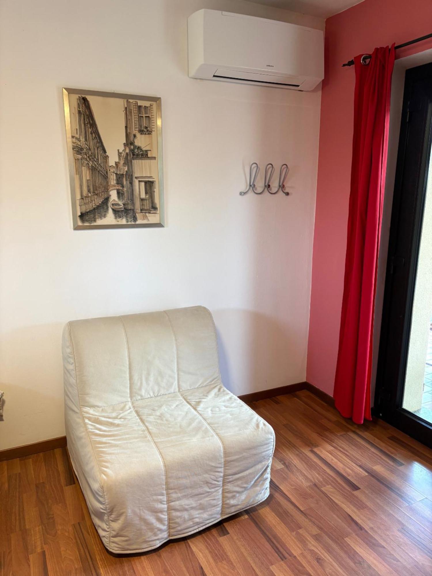 B&B Il Ciliegio Lomnago Bagian luar foto