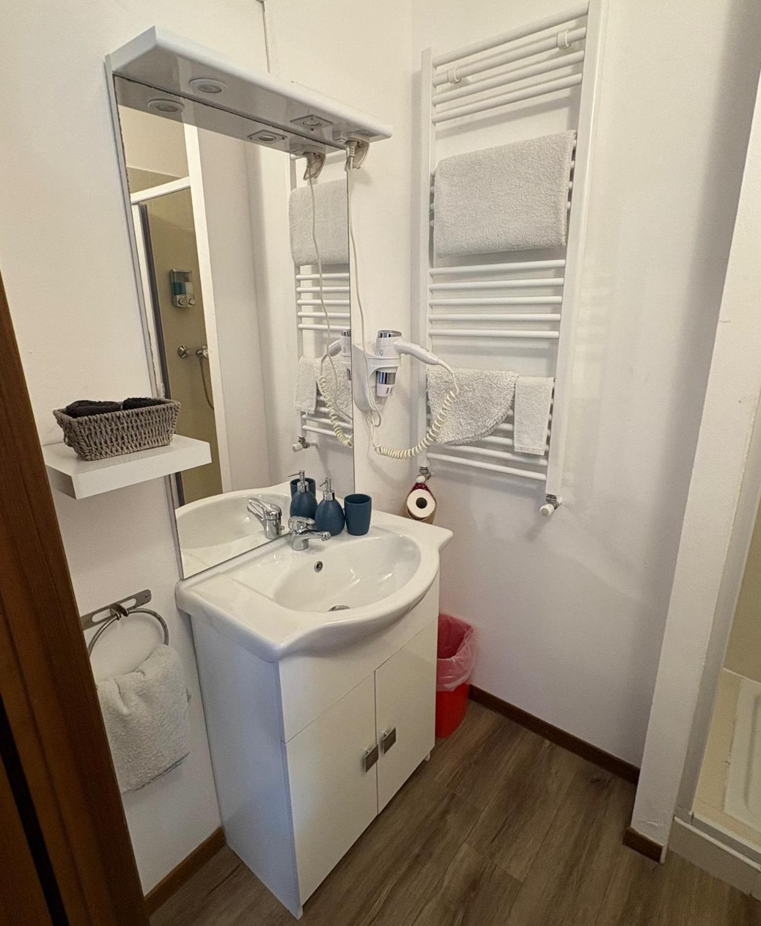 B&B Il Ciliegio Lomnago Bagian luar foto