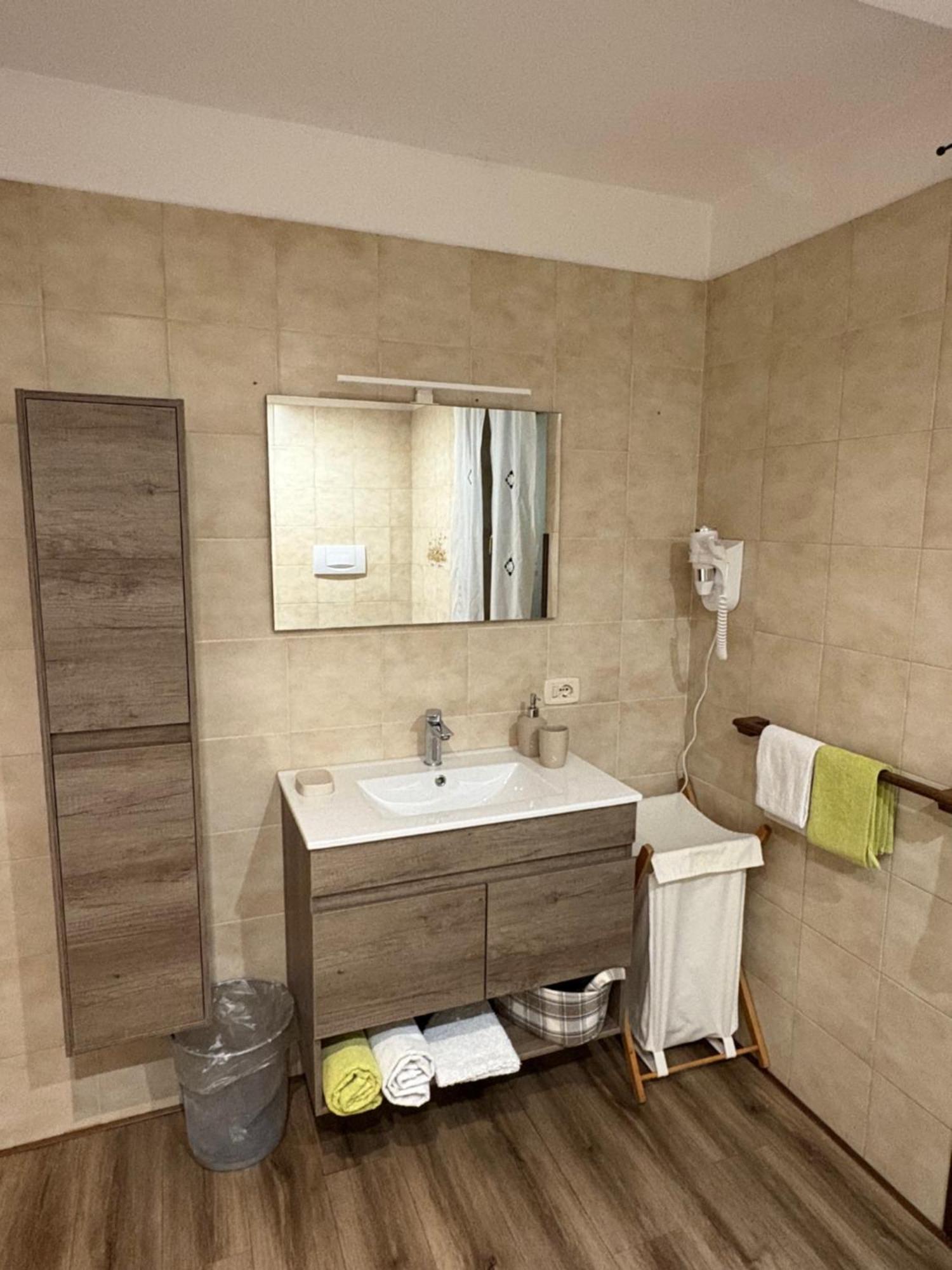 B&B Il Ciliegio Lomnago Bagian luar foto
