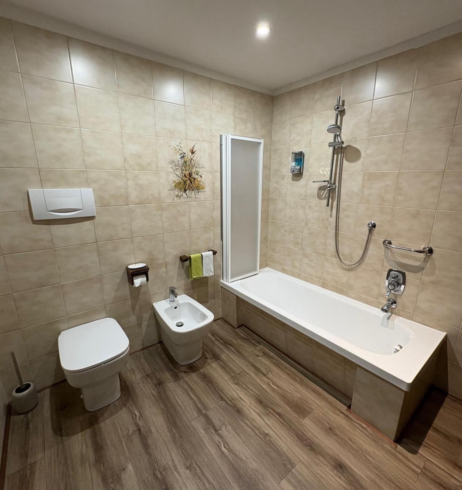 B&B Il Ciliegio Lomnago Bagian luar foto